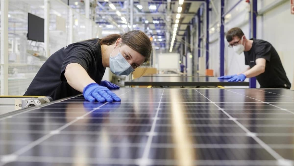 Keine Umsiedlung in USA - Meyer Burger lässt Solarzellen-Produktion im deutschen Bitterfeld-Wolfen